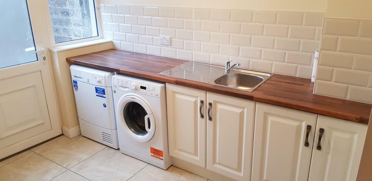 3 Bedroom Newly Furnished Cork City Exterior photo